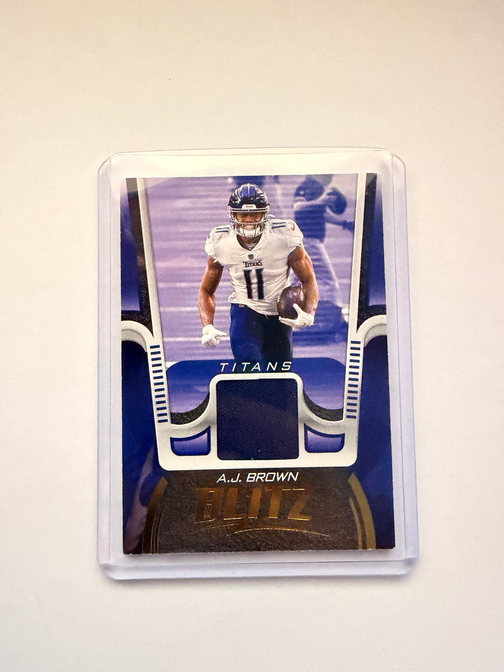 2021 Panini Playbook A.J. Brown Blitz Jersey – Tennessee Titans patch card.